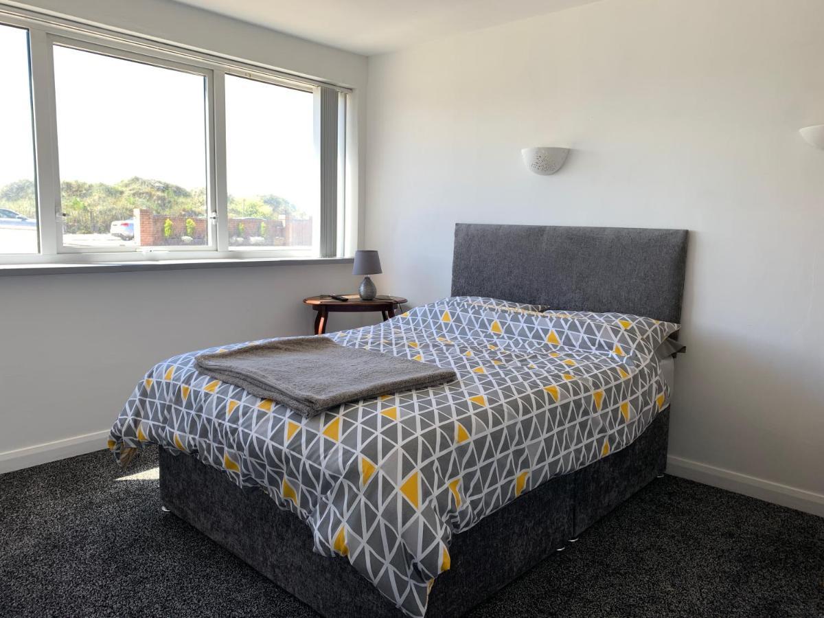 Beach Front Apartment With Free Parking, St Annes Lytham St Annes Exterior photo