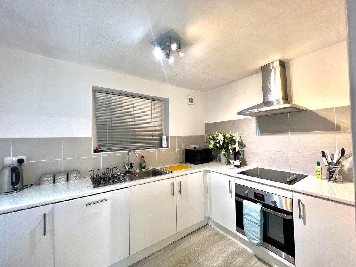 Beach Front Apartment With Free Parking, St Annes Lytham St Annes Exterior photo